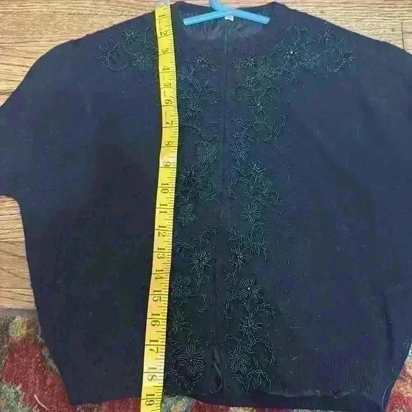 Vintage Beaded Cardigan with liner - Picture 6 of 7